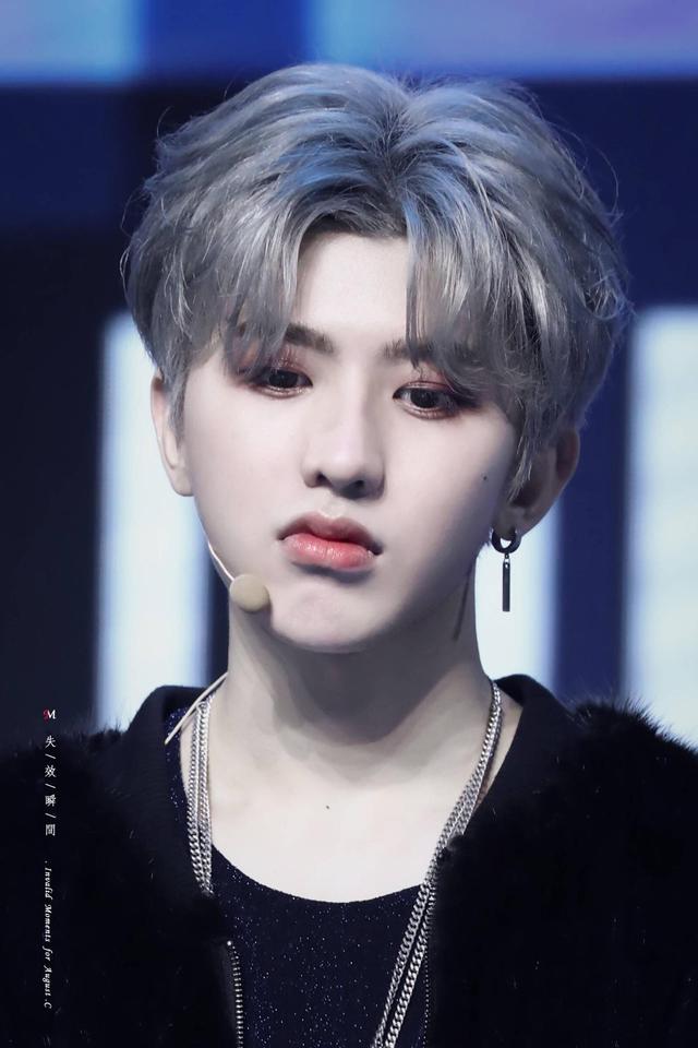 蔡徐坤和鹿晗,你觉得谁是好男人?
