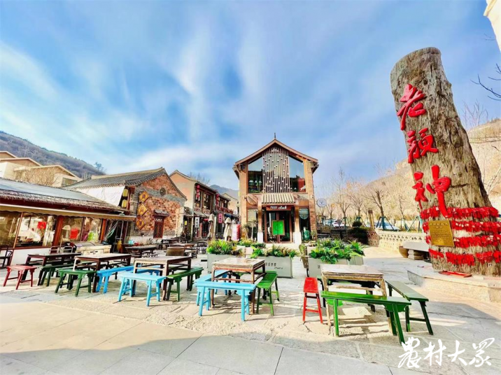 走齐长城文化体验廊道·视频|来老颜神美食街逛吃,感受烟火气中