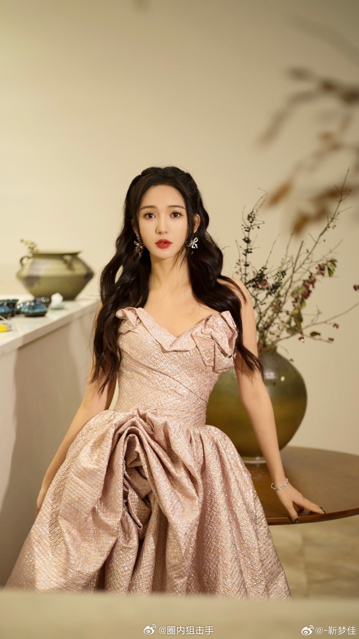 靳梦佳浪姐5剧透黑长直 女团妆简直美炸了