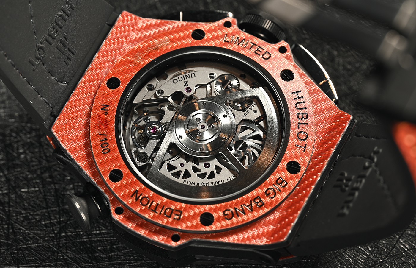 打高尔夫还能戴表?品鉴宇舶表big bang unico橙色碳纤维高尔夫腕表