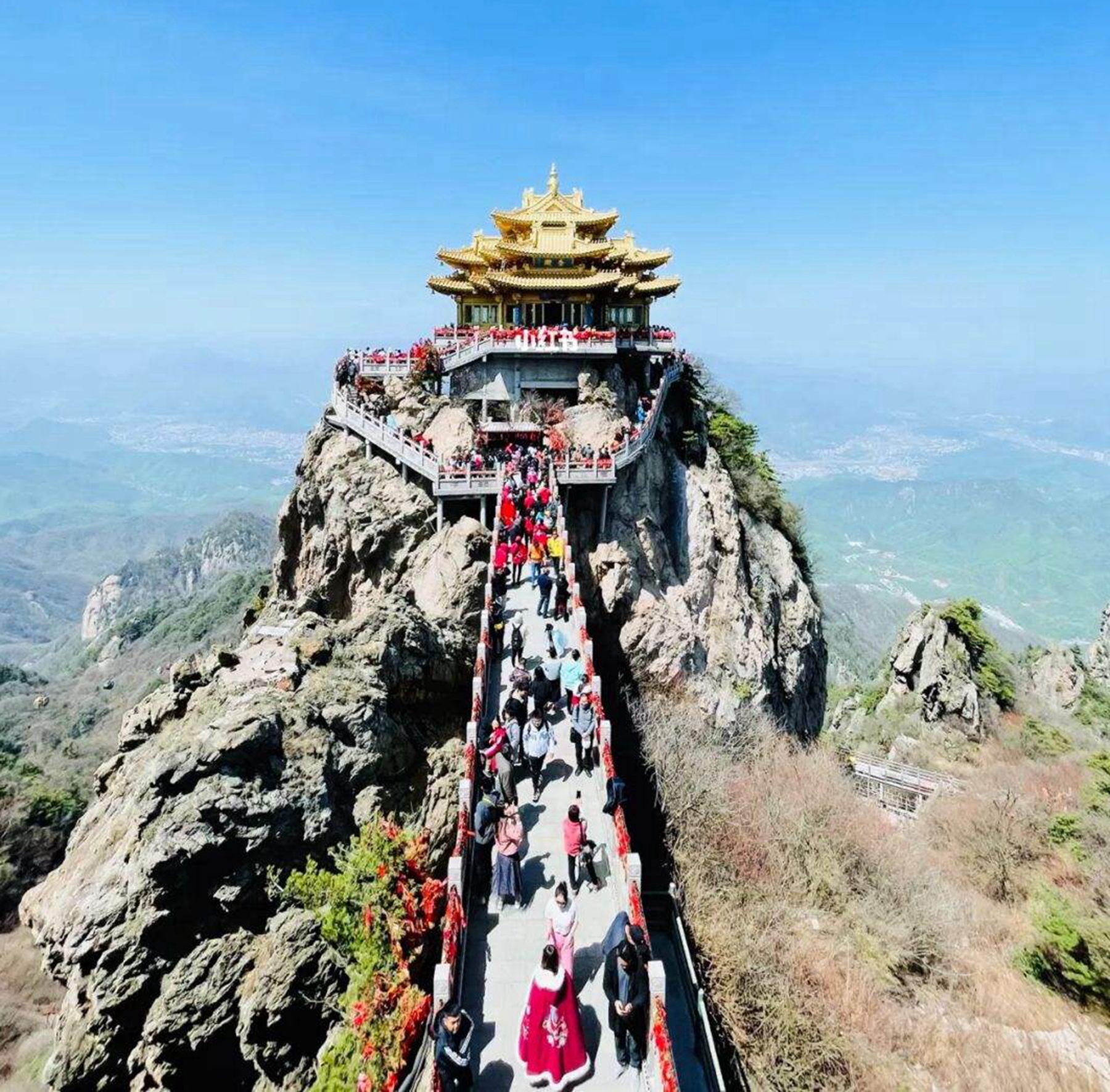 洛阳5a景区有哪些?主要有龙门石窟,鸡冠洞,老君山等等