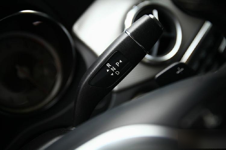 奔驰gla200档位操作方法是什么?