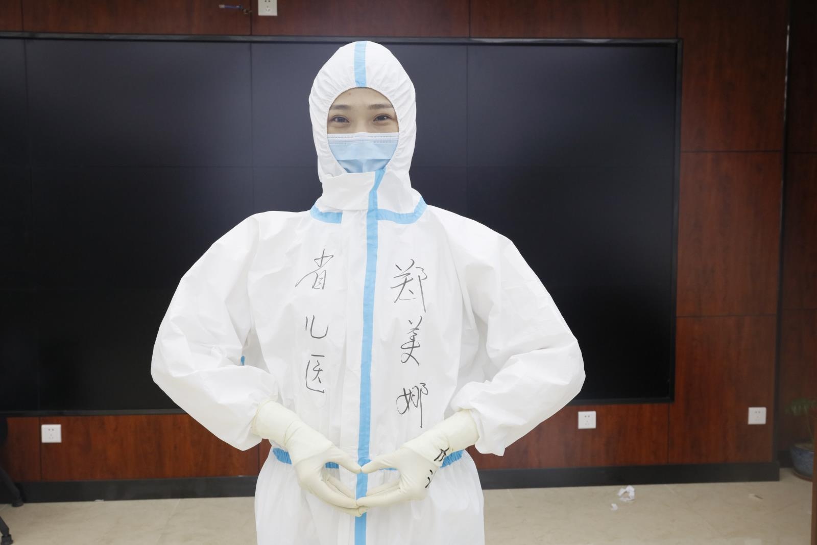 准新娘变抗疫战士冲向救治患者第一线——充分展现了