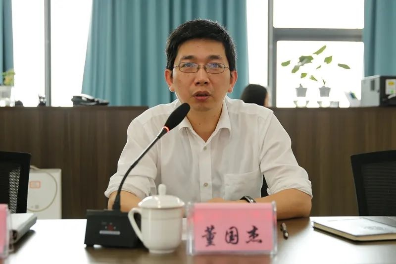 培训会,普陀区委政法委副书记缪斌,普陀法院副院长董国杰等参加会议