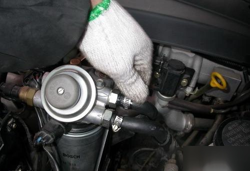 柴油车的油水分离器多久换一次?