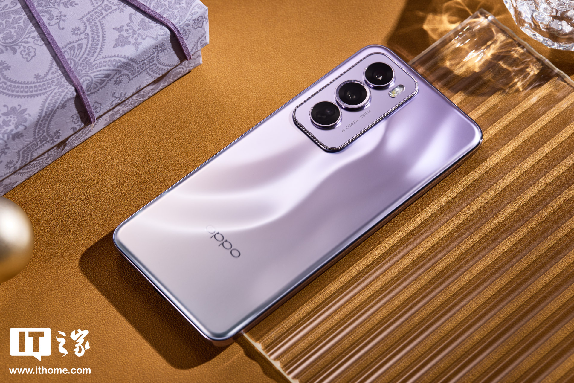 超美小直屏设计 oppo reno12 pro「银幻紫」图赏