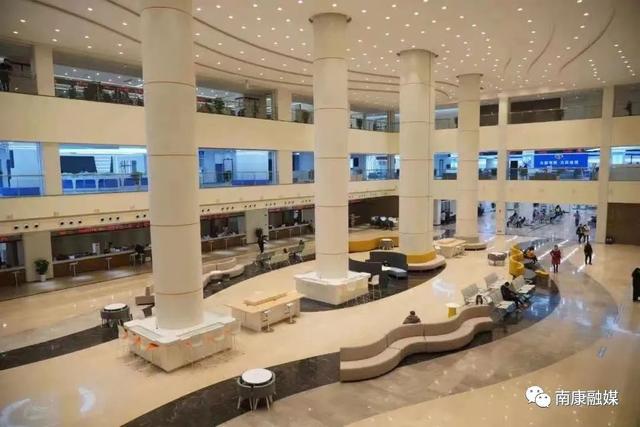 李赣兴区长在省两会上大力推介南康