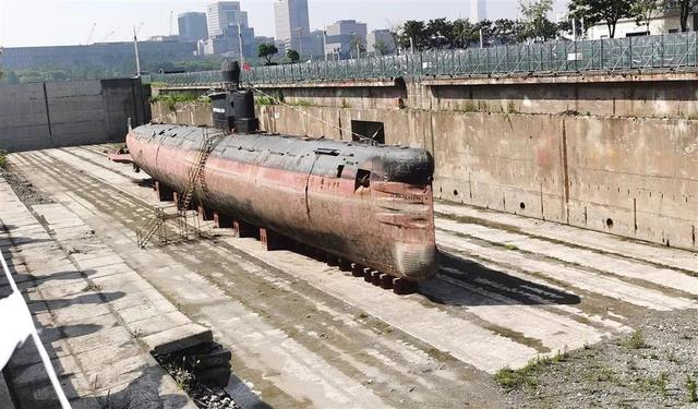 基本上可以梳理为:21型潜艇(德)>613型(苏)>6603型(中)>033型(中)>035