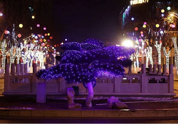 我们的节日·春节|彩灯高挂年味浓 城市"亮化"迎新春