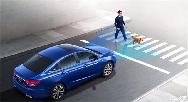 汽车自动紧急制动系统(aeb)及其工作原理,为什么它如此重要?