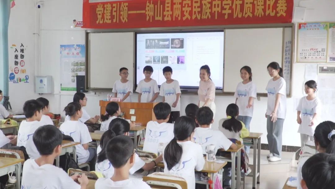 广西壮族自治区文学艺术界联合会的志愿者们来到贺州市钟山县开展"与