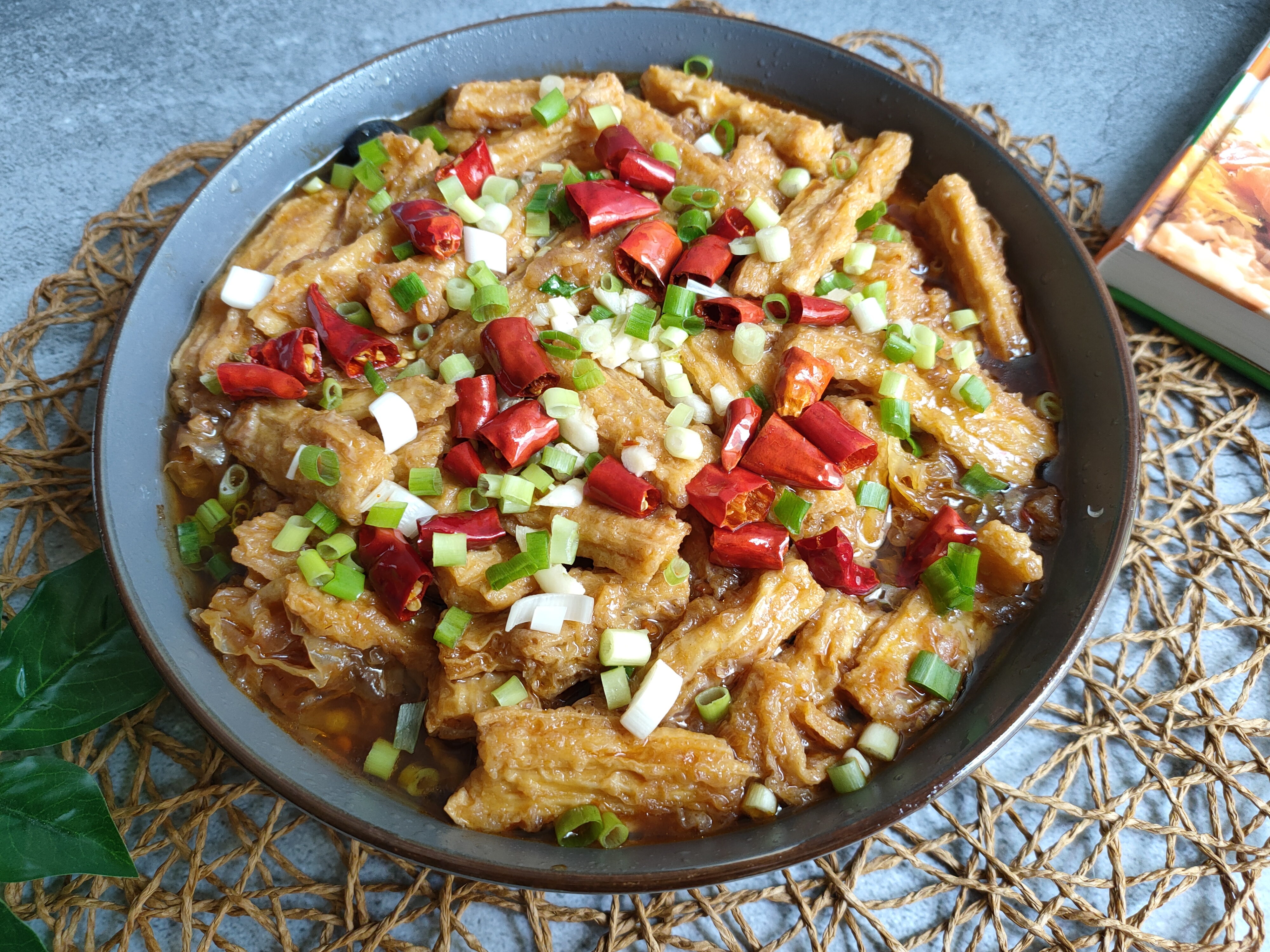 腐竹别再炒着吃了,做一道山西名菜"炝锅腐竹",麻辣鲜香特好吃