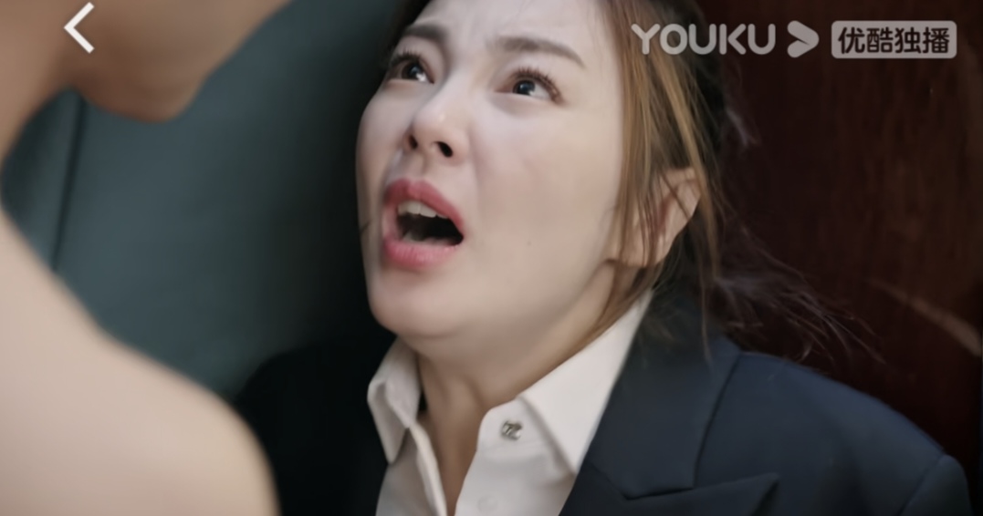 《误入浮华》:被同事下药,被老板性侵,失婚少妇的逆袭人生