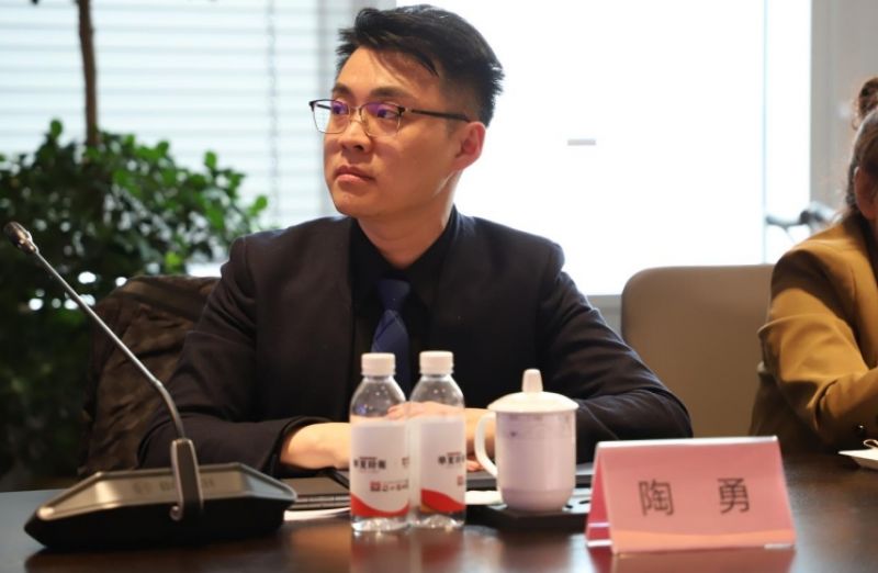 北京大学眼科学博士,首都医科大学附属北京朝阳医院眼科主任陶勇:携手