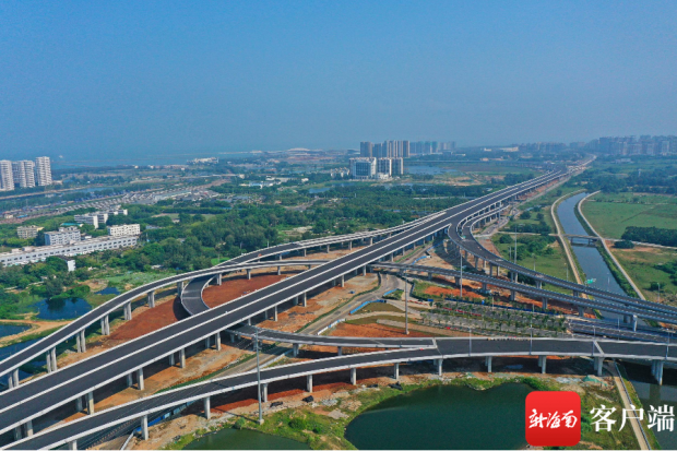 g15沈海高速指示牌亮相海口海秀快速路 有望实现2022年底通车目标