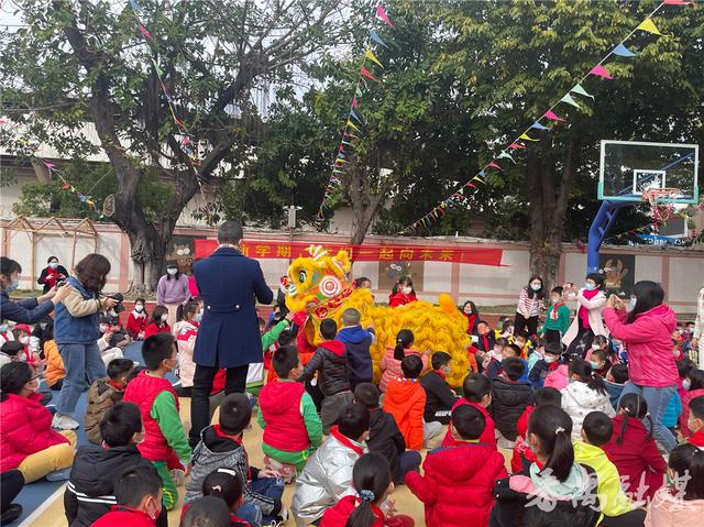 開學首日 番禺市橋中心小學花式迎接返校學生