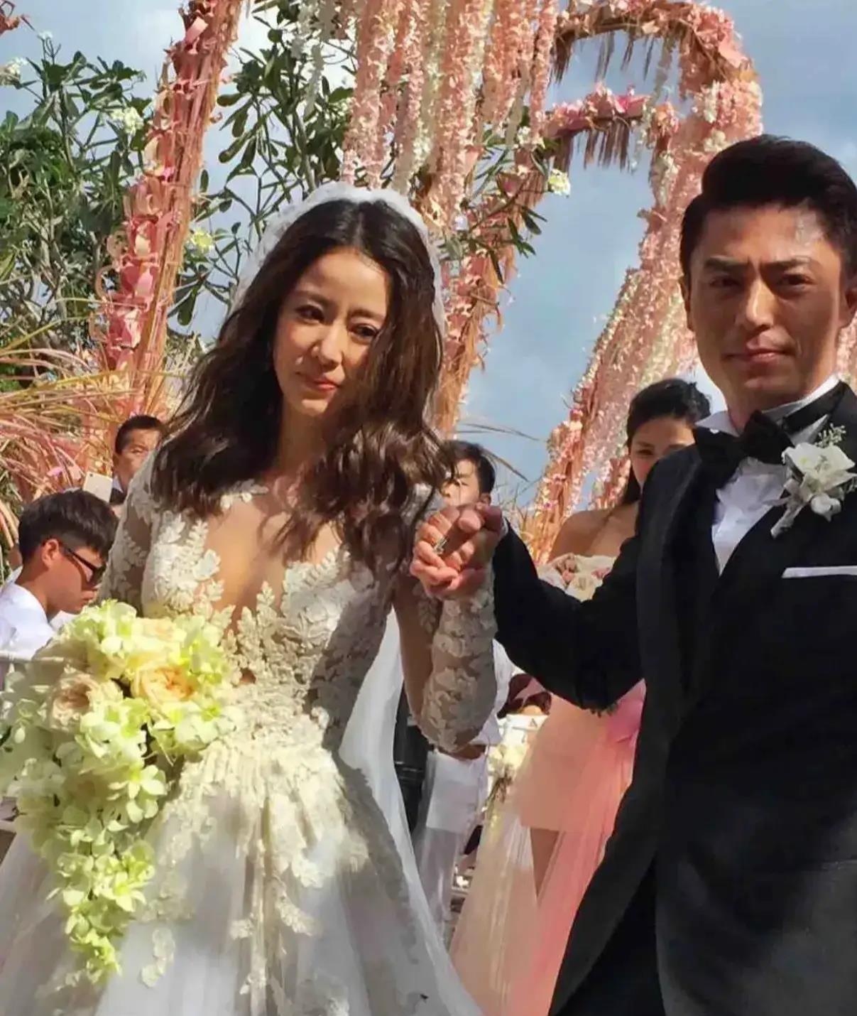 霍建华老婆林心如和前女友陈乔恩,一起同框录节目!名场面好刺激