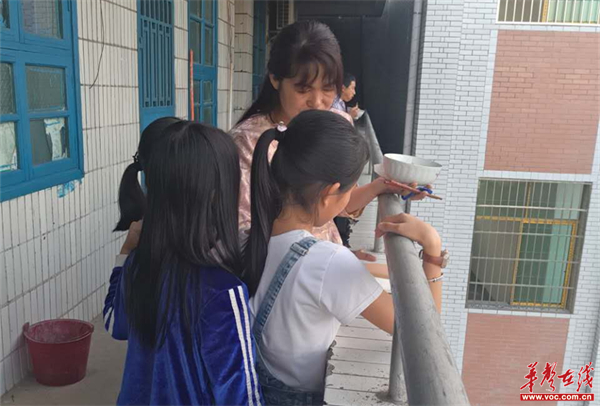 胡良玉:扎根乡村三十载,无怨无悔;情系教育铸辉煌,不骄不躁