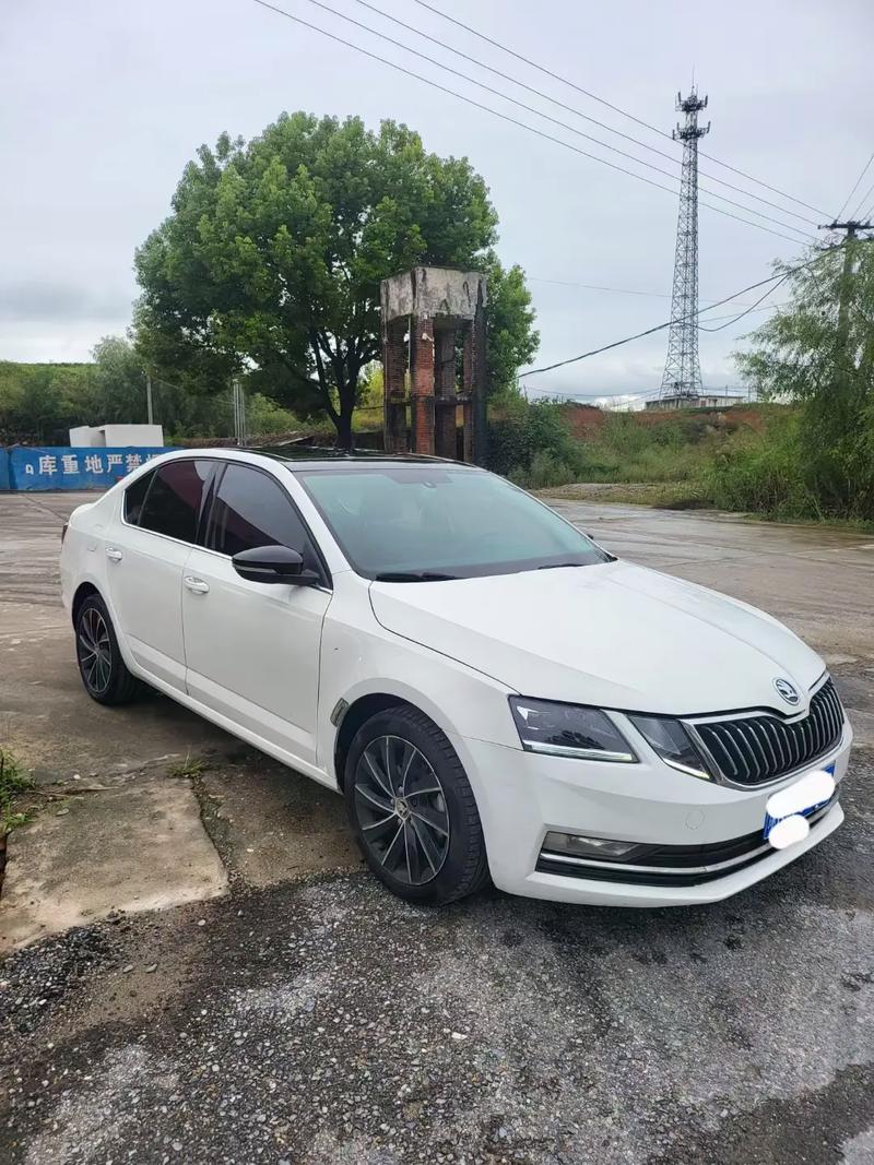 12年斯柯达顶配昊锐跑了8万公里值多少钱