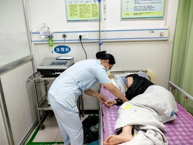 渭南市担当作为好护士|渭南市妇幼保健院急诊科季莹:以萤火之光,甘当