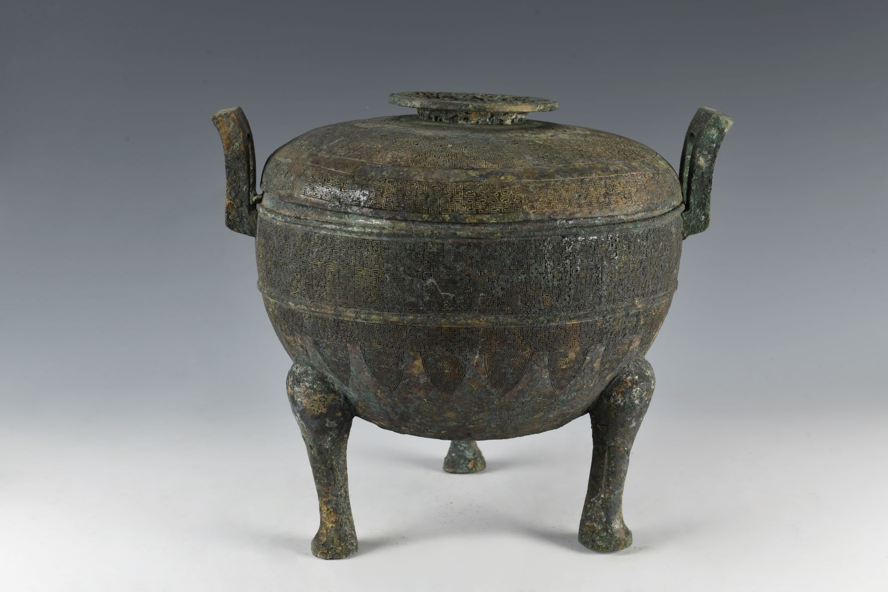 山西陶寺北墓地出土大量青铜器,铜器含楚,齐鲁文化风格