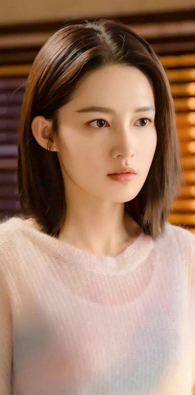 中国内地著名影视女演员李沁!