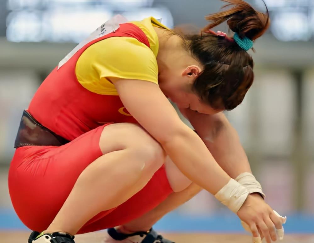 辽宁举重好手蔡力:8年拿60分,退役保镖,33岁病死,留300块钱!