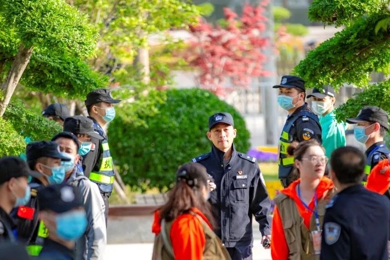 警界人物|李鸣钟:愿做藏蓝海洋一滴水