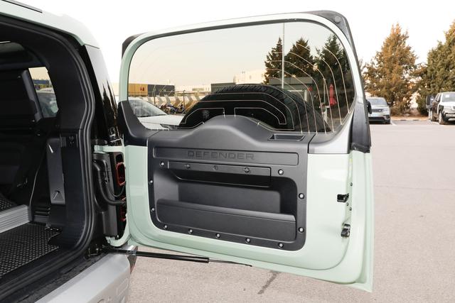 路虎卫士75周年传奇版车型上市,售价89.8-95.8万元