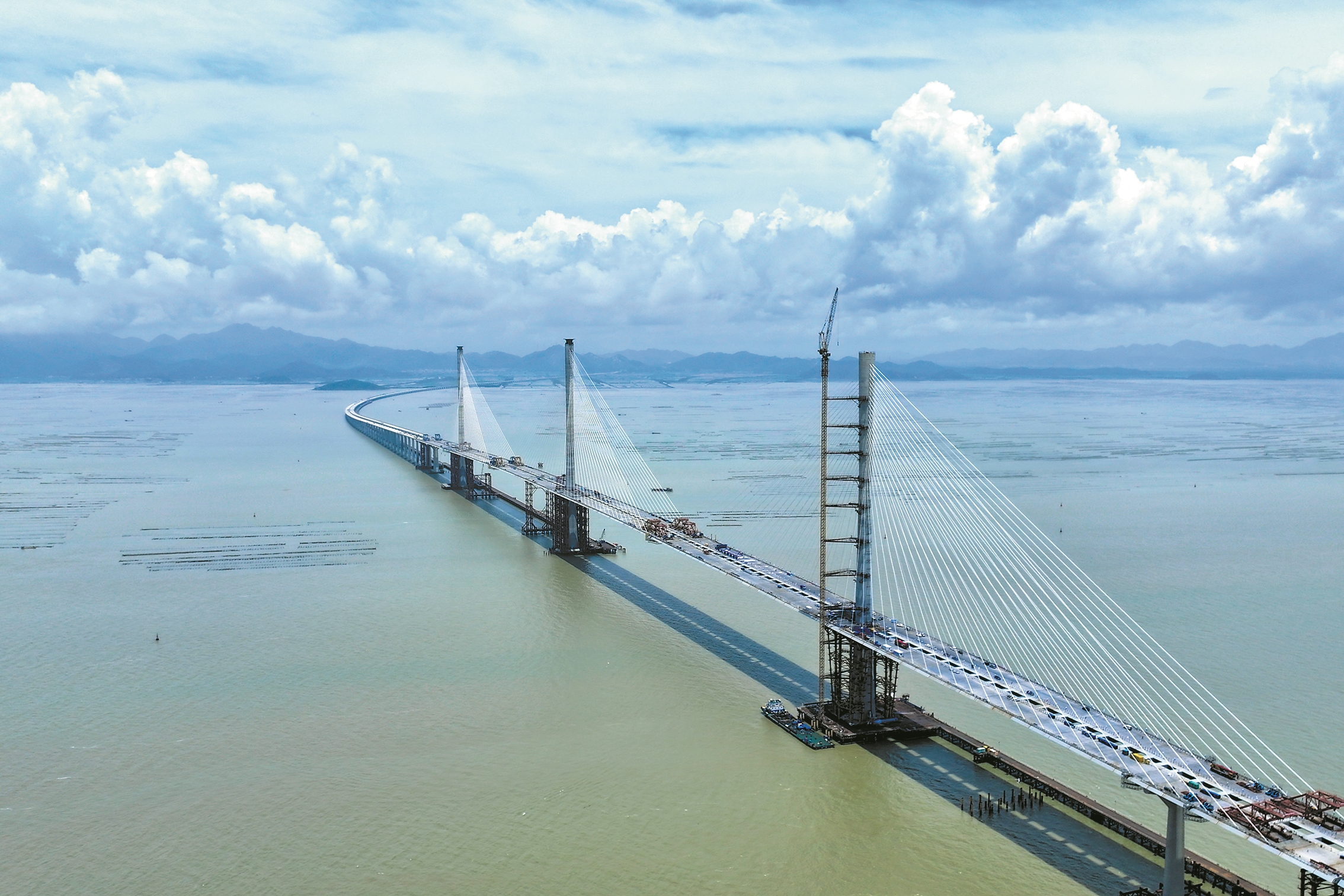 黄茅海大桥顺利合龙 江门珠海"执手相牵"