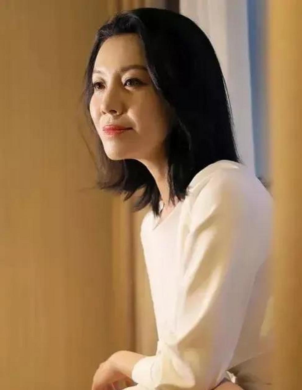 刘琳,1974年出生于北京,毕业于北京电影学院表演系,中国内地女演员.