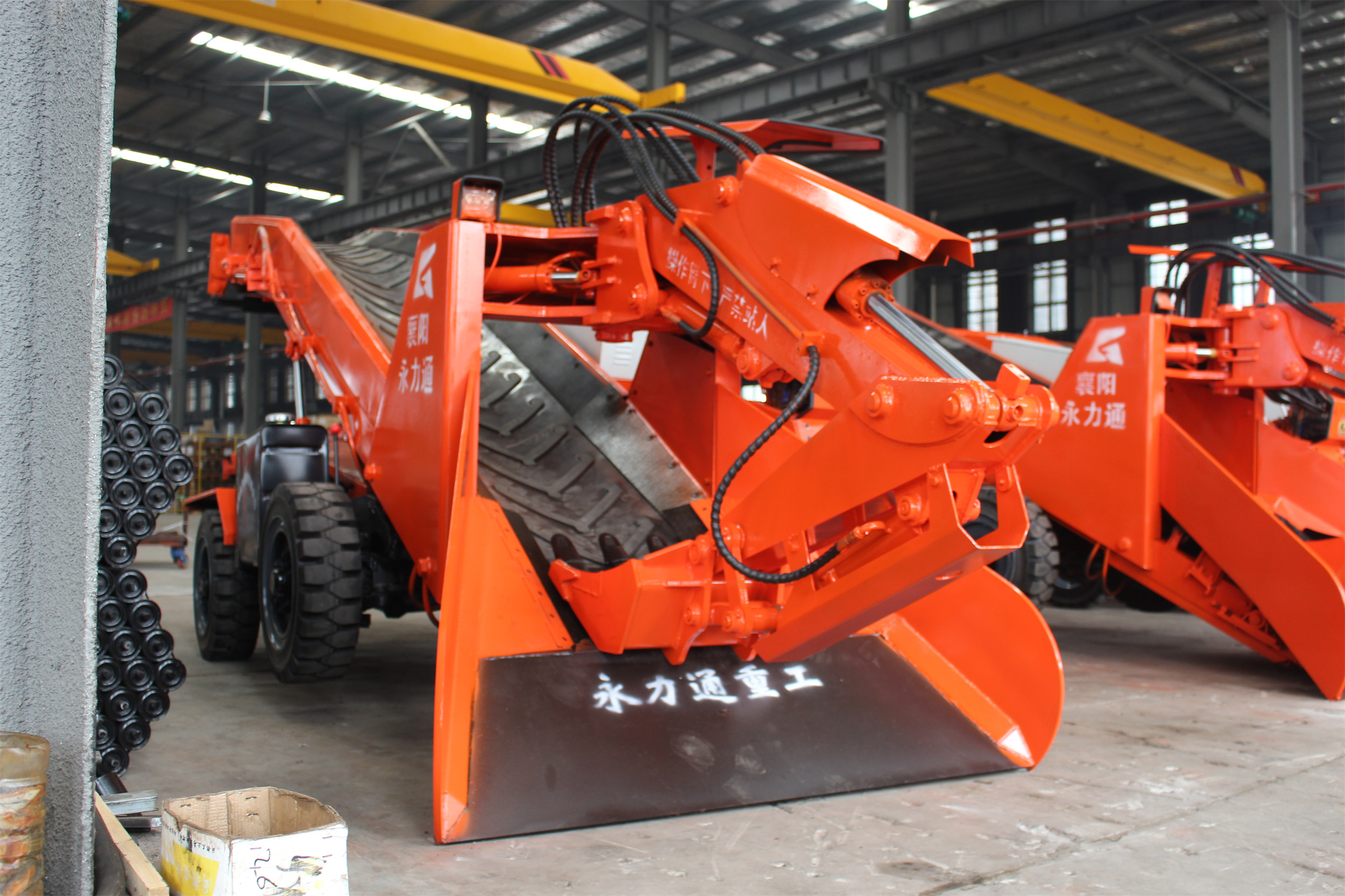 扒渣机80型多少钱一台,轮式扒渣机又分轮式皮带80型轮式刮板80型