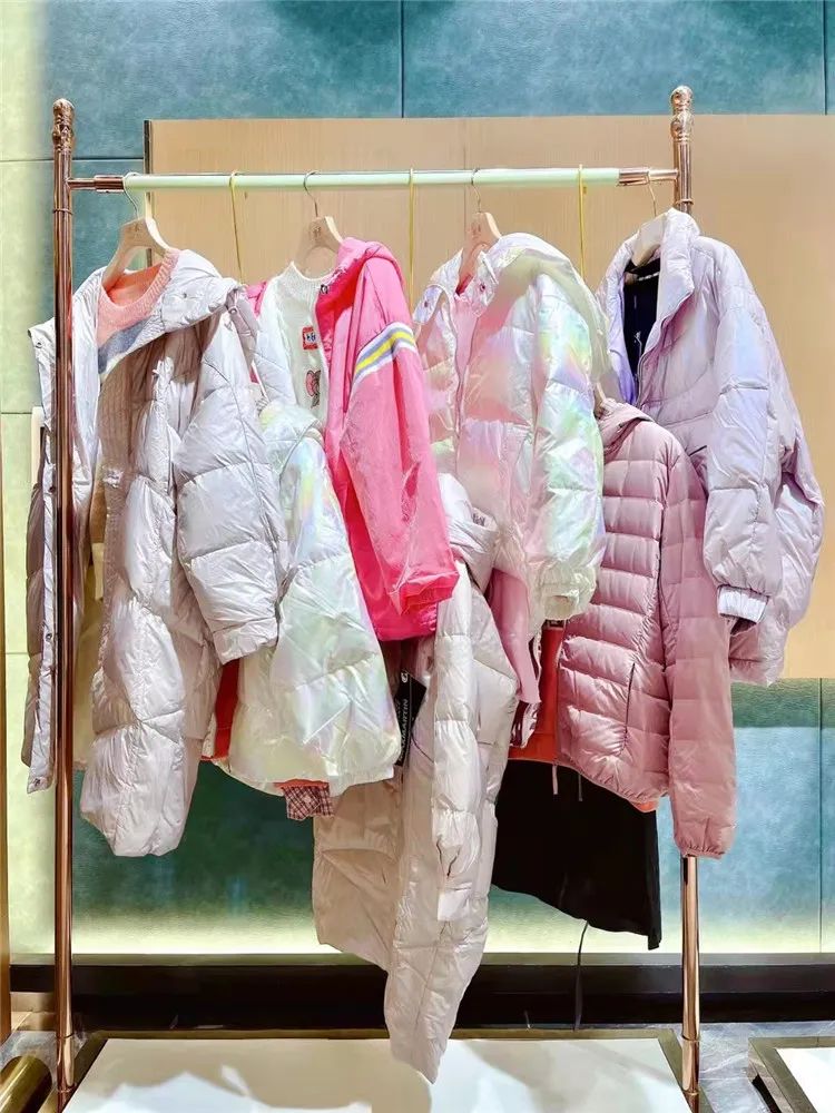 maxmartin(玛玛绨)源于欧洲时尚文化,塑造时尚,高雅,悠闲的设计风格