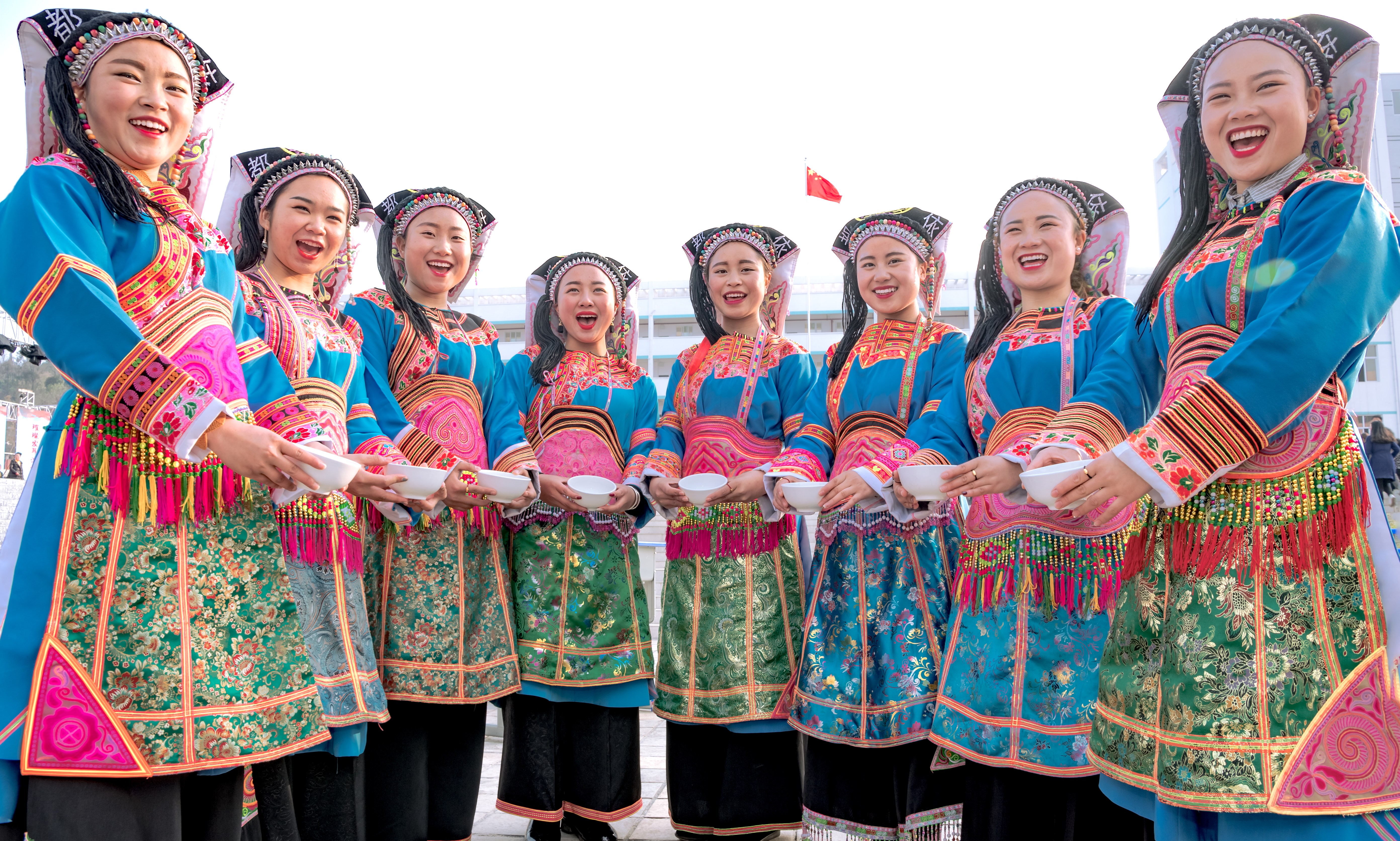 水城区:聚焦互嵌式发展 以"三交"增进中华民族共同体意识