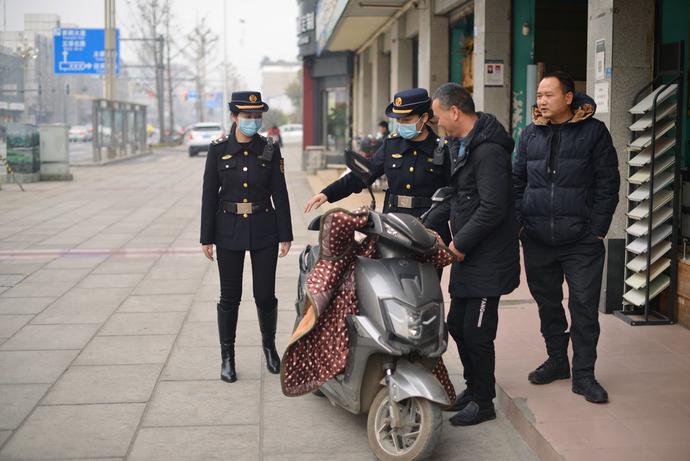 飒爽英姿请您检阅—新津区综合执法女子中队首次亮相