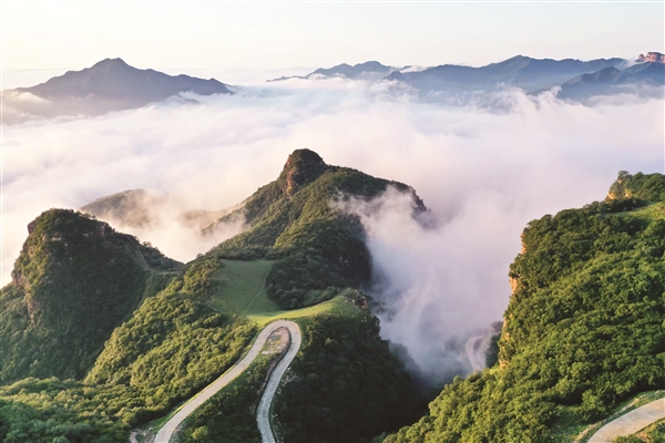 山西省晋中市:龙岩大峡谷美景如画