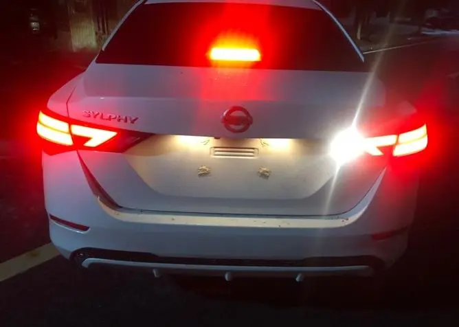 日产轩逸倒车灯多少个,轩逸经典几个倒车灯