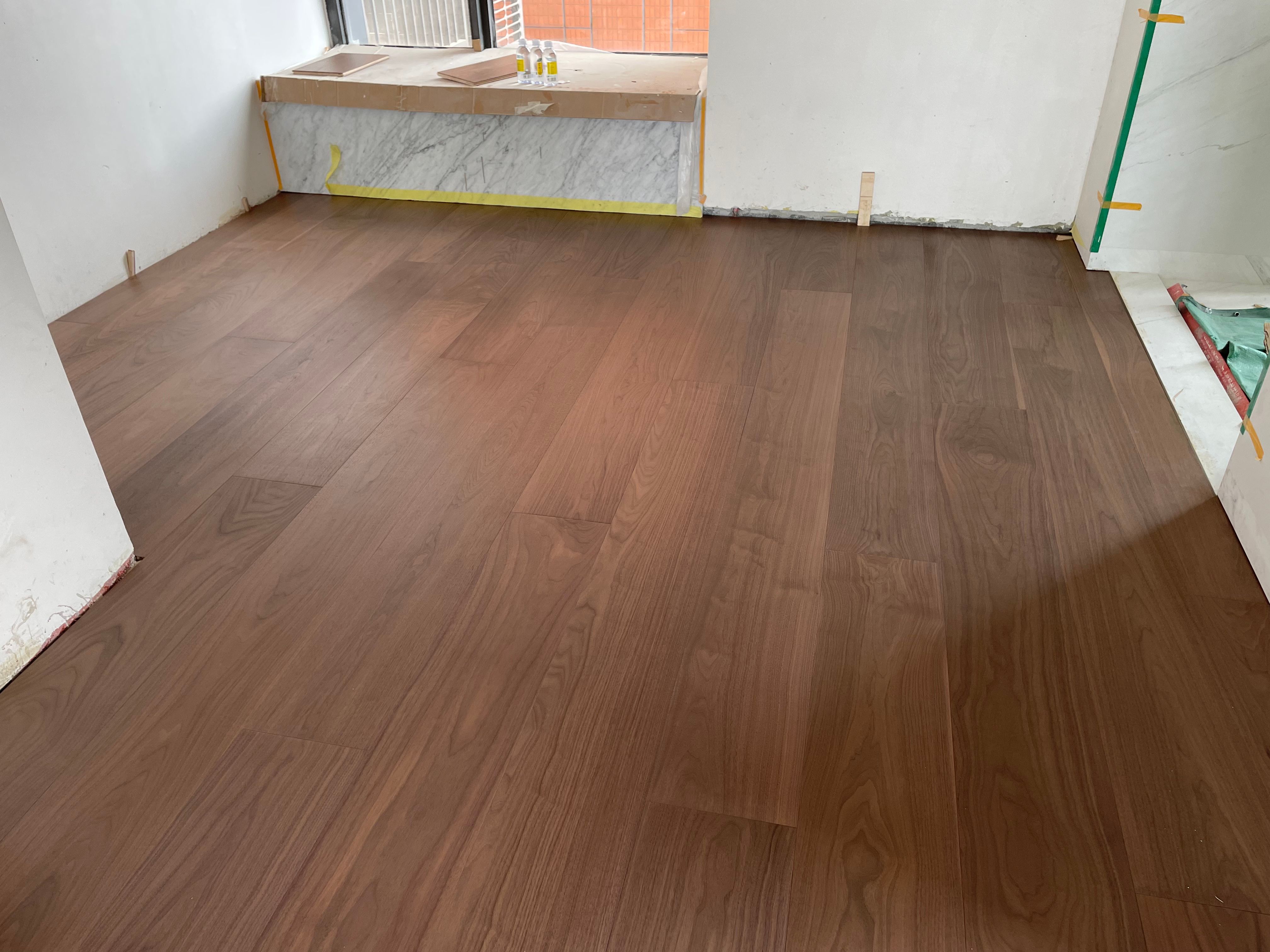 爆款胡桃木地板,给生活换新颜!