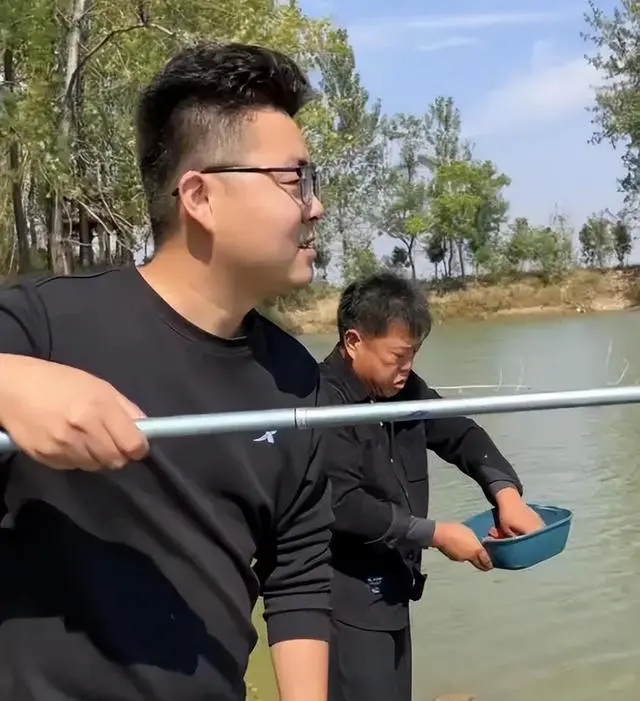 转型了?田静改昵称头像避谈奇奇悦悦,新视频出镜气质优雅变化大