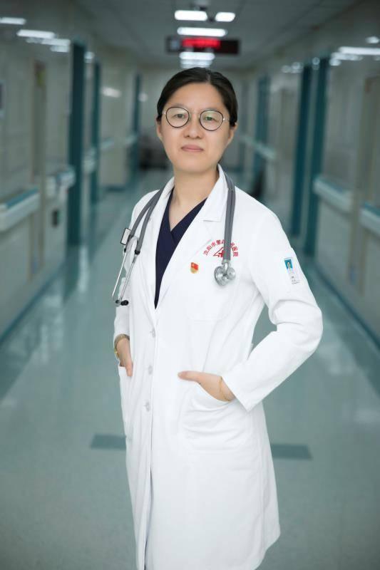 沈阳女医生在京跪地抢救男子20分钟,获颁正能量奖