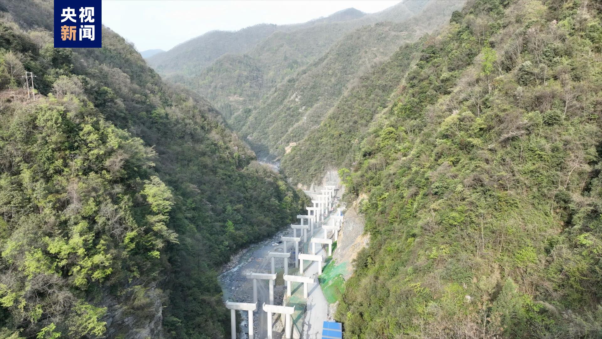 安岚高速大巴山特长隧道突破万米大关 预计2025年通车