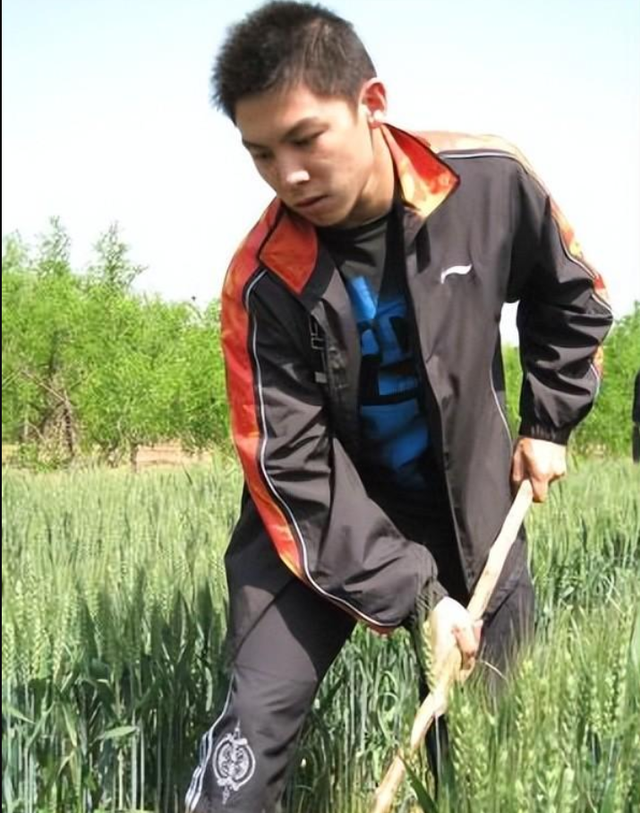18年过去,那个下乡养猪的奥运冠军陈玘,现在怎么样了?