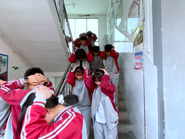 贵定县人武部到云雾中学开展国家安全教育进校园活动