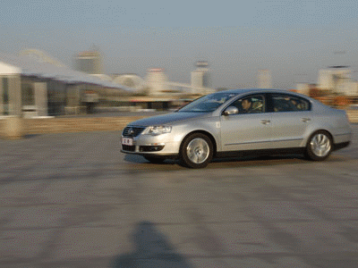 降价6.5万VS优惠5万：帕萨特与迈腾，5年总花费只差2万？-有驾