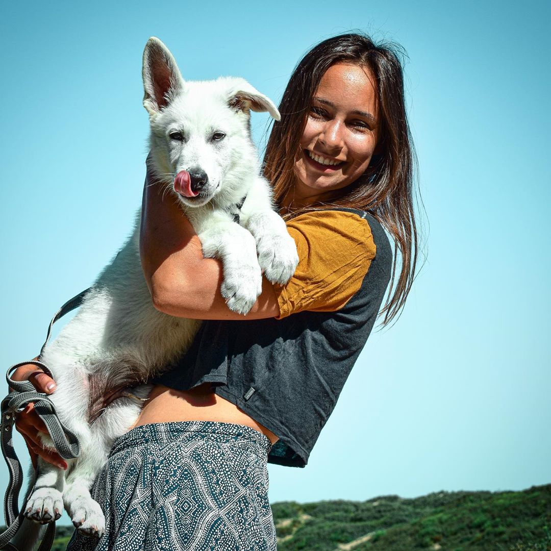 狗狗女主人是我的谁都不许碰一下