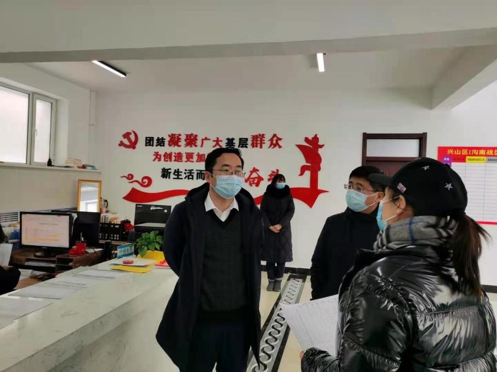 徐寿波区长深入沟南检查疫情防控工作