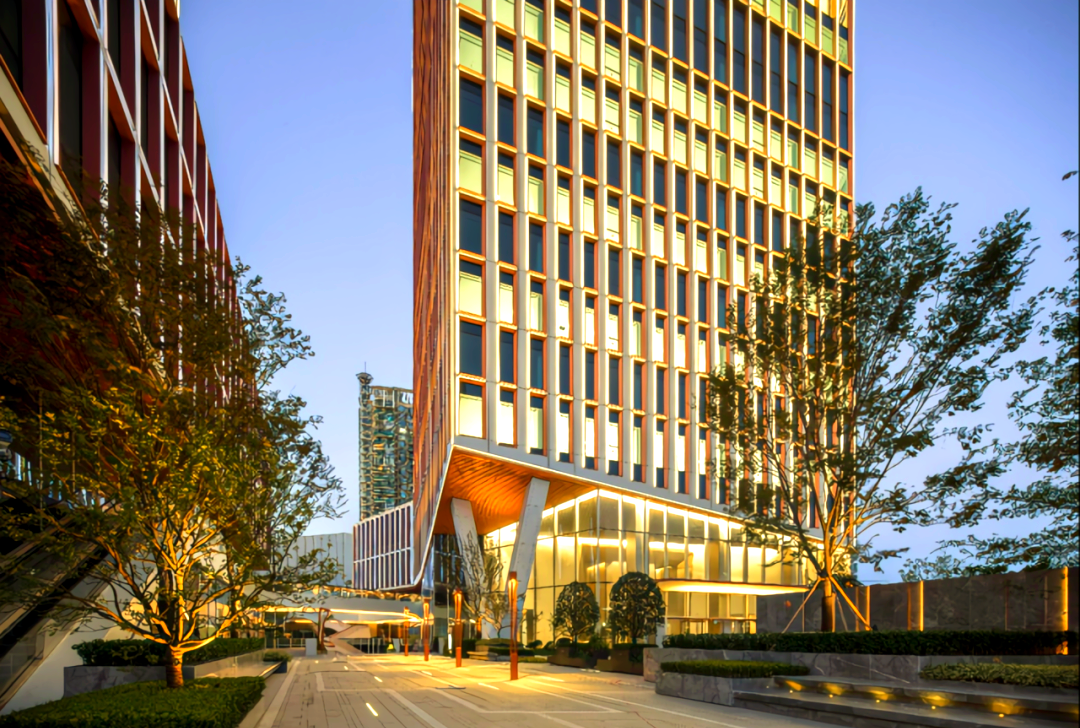 国华金融中心:北外滩的新地标与现代化商务典范