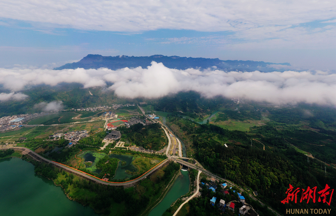 龙山:久雨初晴 八面山迎来云海景观