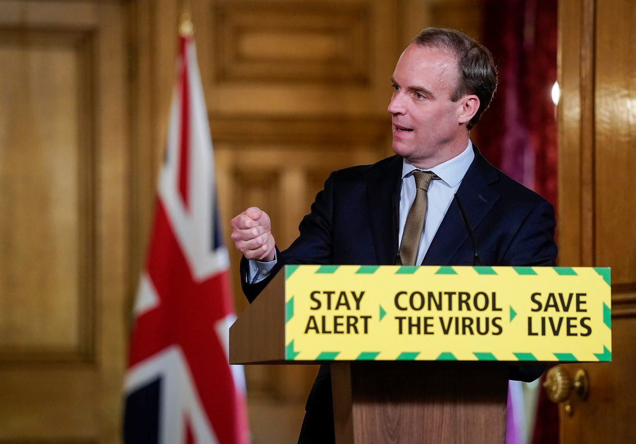 英国外交部:密切留意香港情况