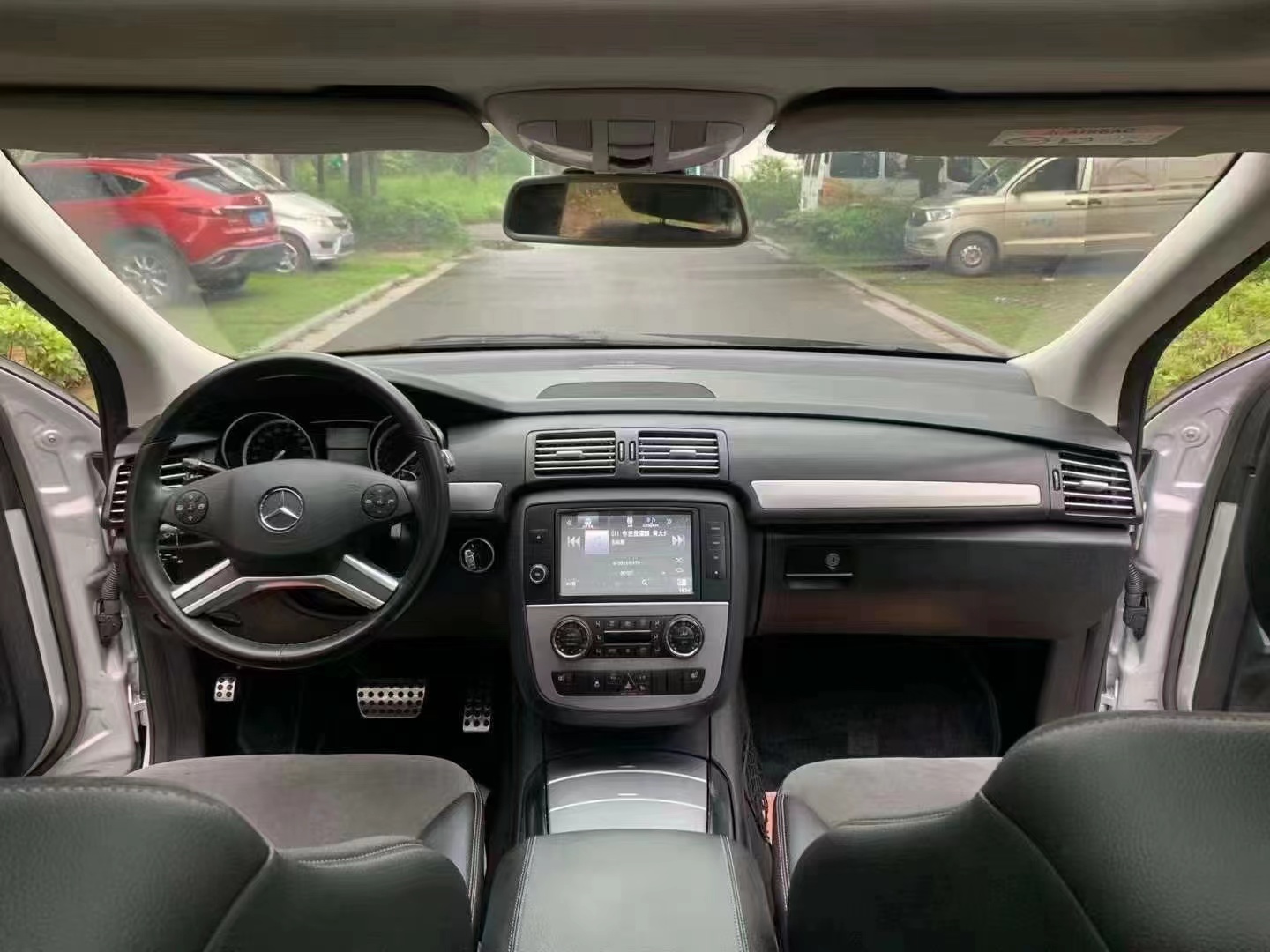 17年奔驰r400全款11.8万,德系车型中唯一一款豪华mpv车型